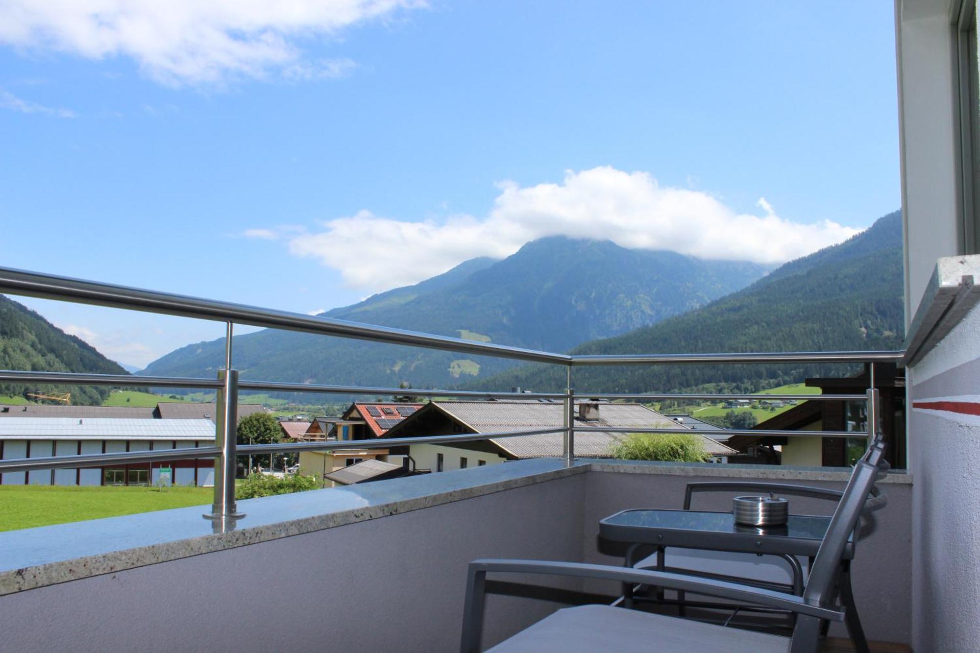 Ferienhaus Bergauf With Hot Tub Neukirchen am Großvenediger Esterno foto