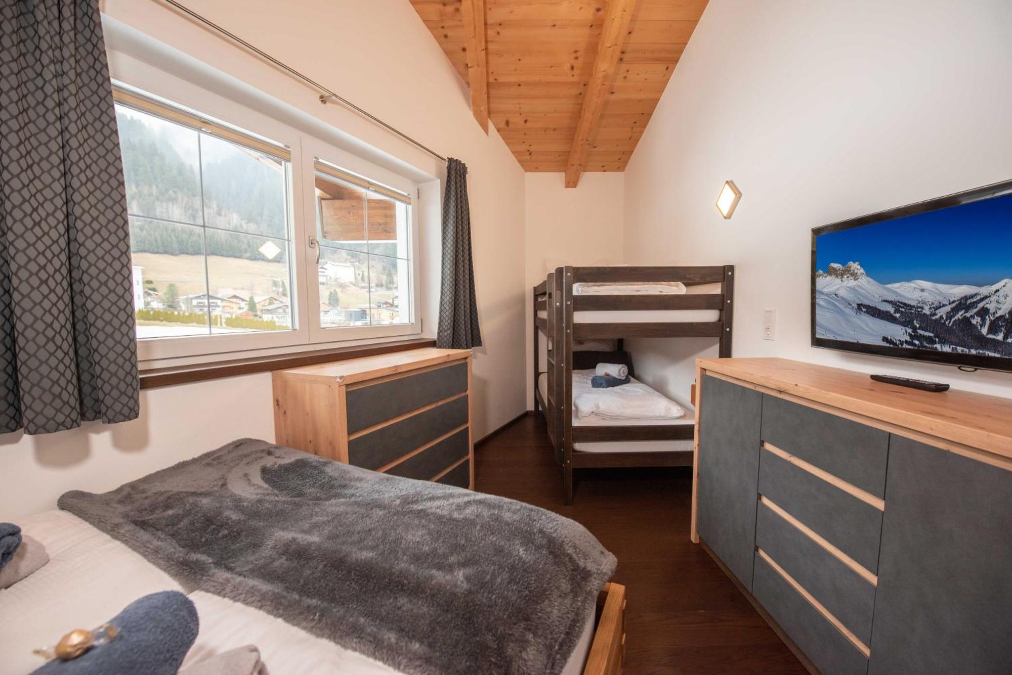 Ferienhaus Bergauf With Hot Tub Neukirchen am Großvenediger Esterno foto