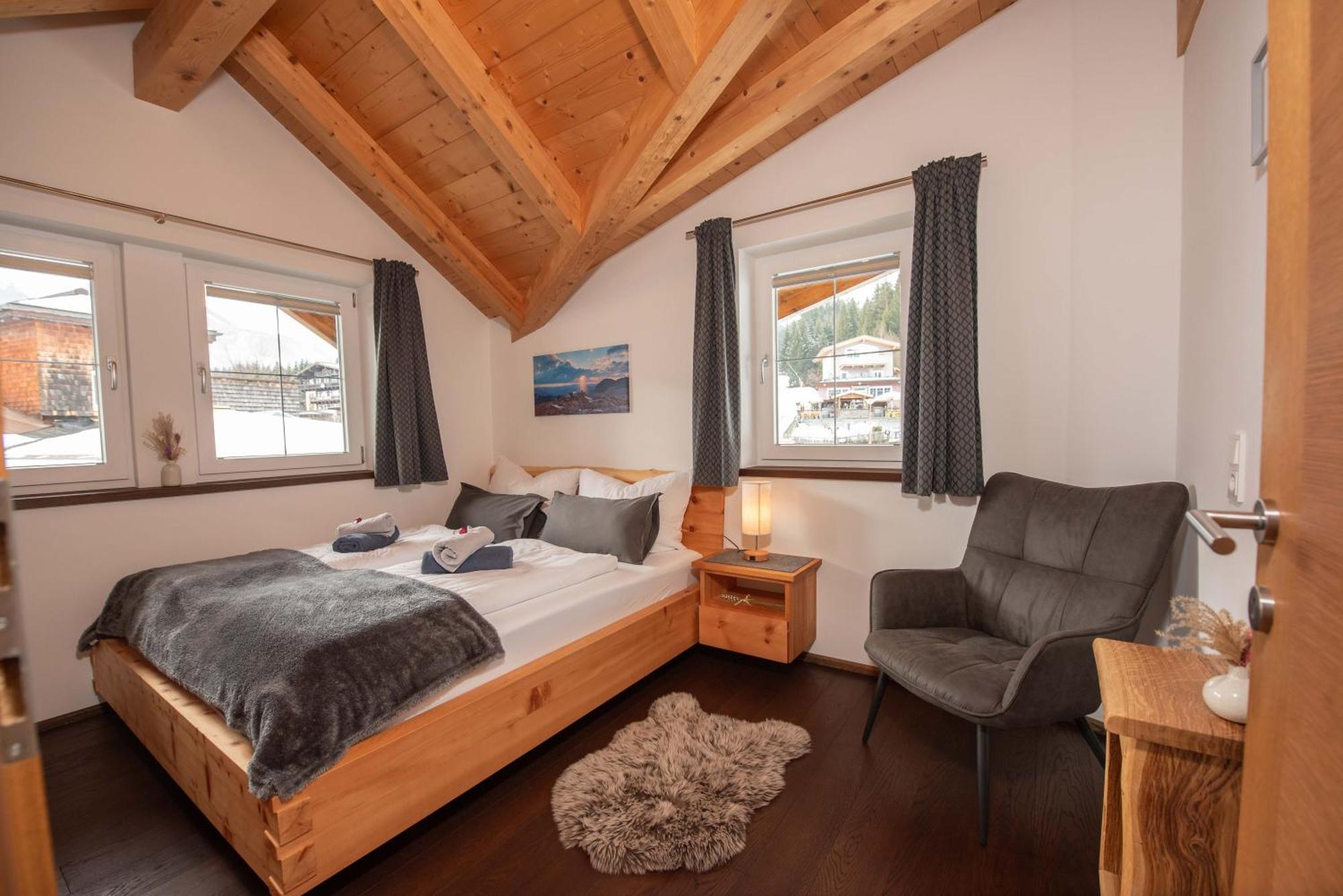 Ferienhaus Bergauf With Hot Tub Neukirchen am Großvenediger Esterno foto